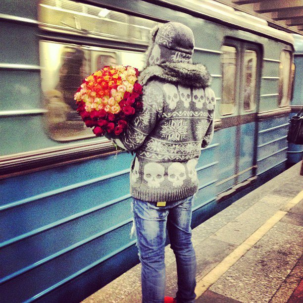 Как правильно перевозить букет, чтоб он не умер еще по дороге