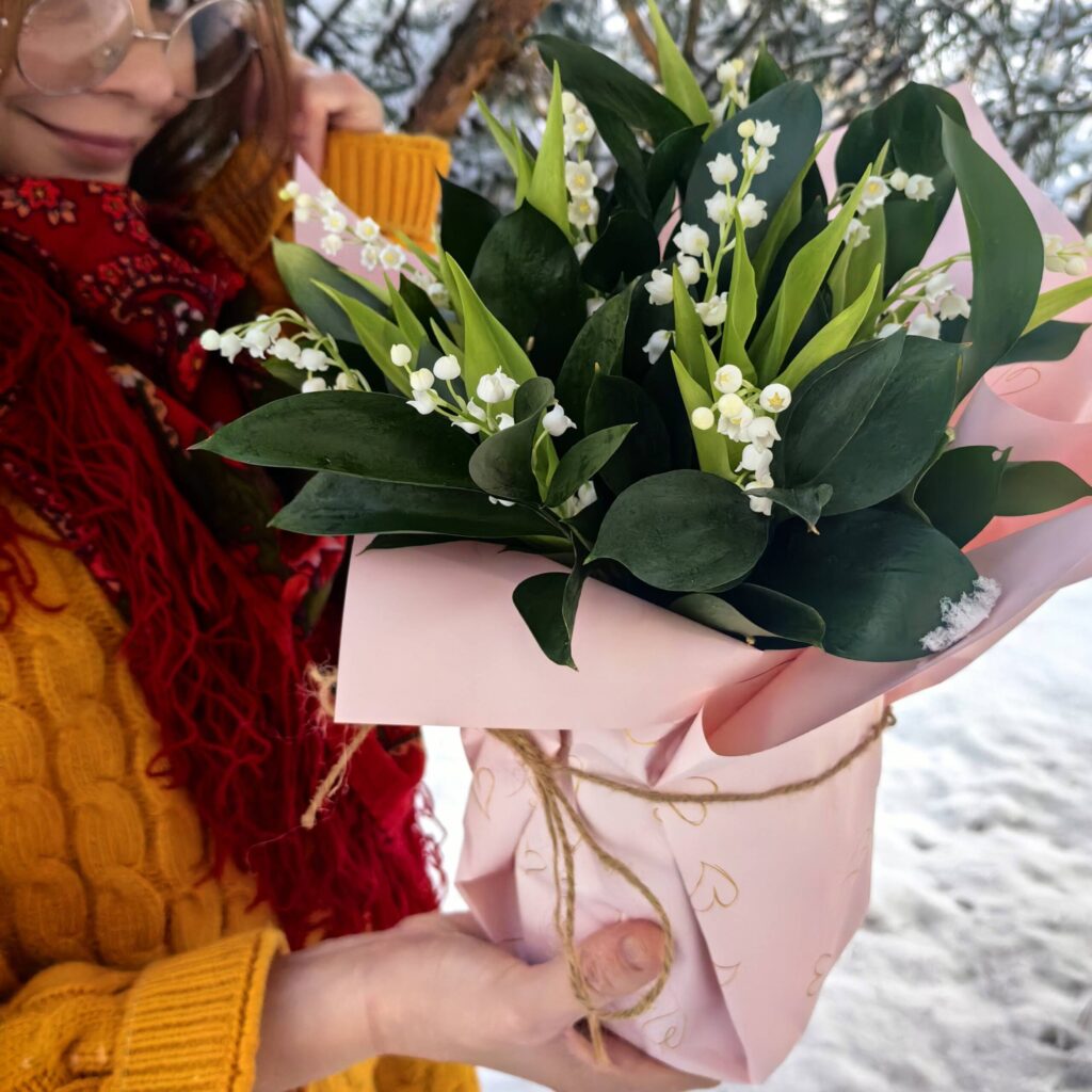 11 ландышей с корешками в аквабоксе