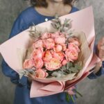 Пионовидная кустовая роза Juliette