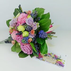 Комплимент гиацинты и розы