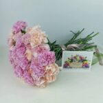 Розовый букет из 45 гвоздик