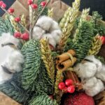 Новогодний букет с хлопком и корицей