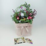 Рождественская композиция с медом в розовом бархатном мешке