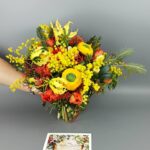 Брызги весны: мимоза, ранункулюсы, тюльпаны