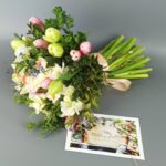 Нарциссы, тюльпаны и незабудки