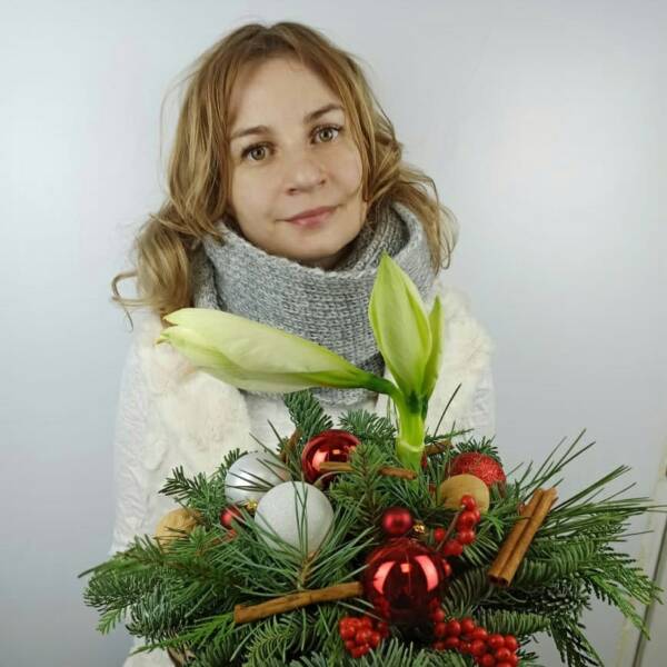 композиция в сумочке с амариллисом 2