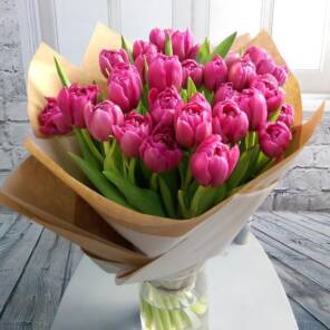 25 розовых тюльпанов