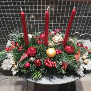 Композиция с красными свечами